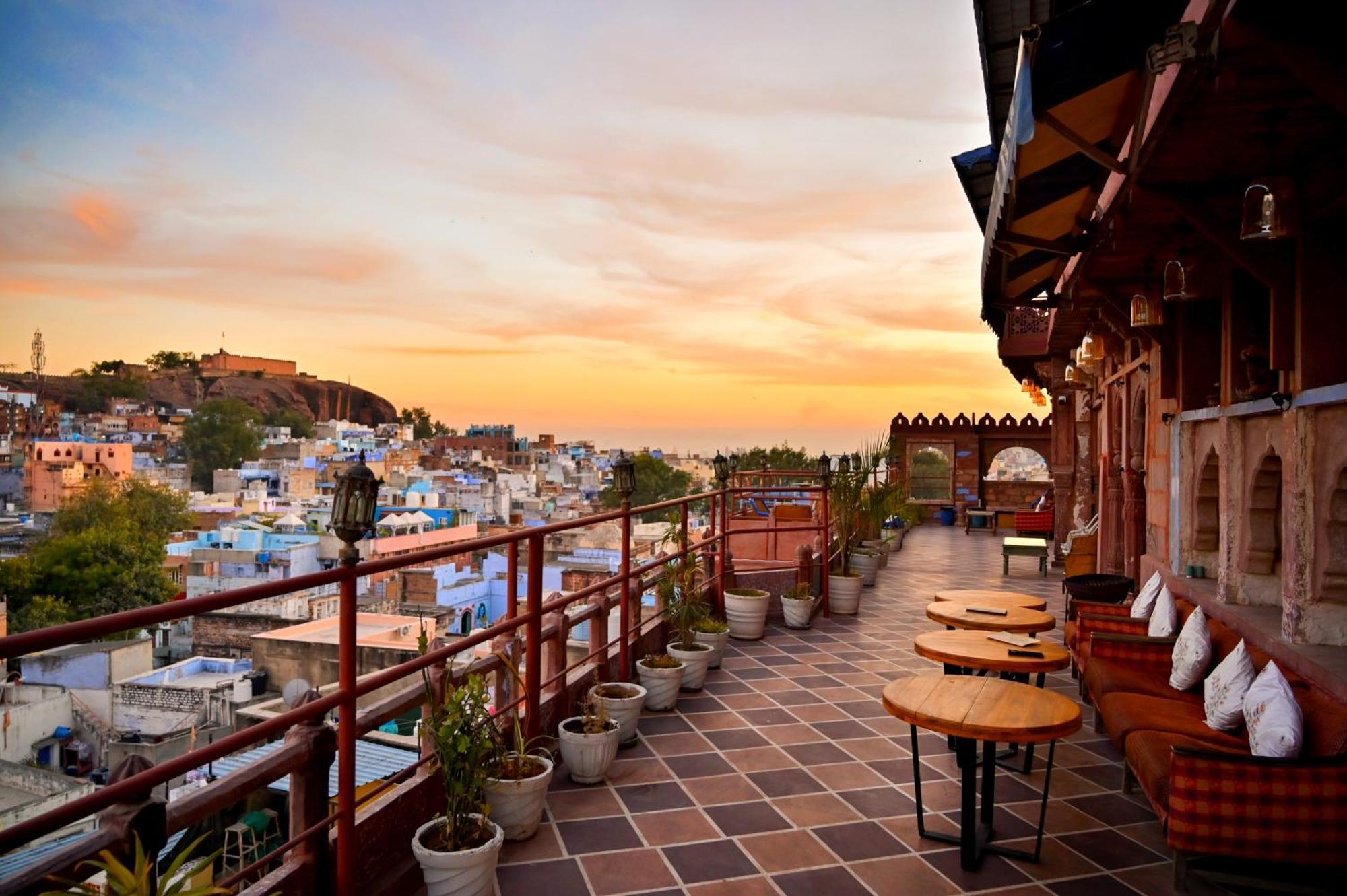Отель Castle View Haveli Джодхпур Экстерьер фото